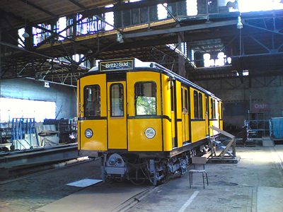 www.bahninfo.de Mit dem B2 durch das Südgelände Britzer Gärten
